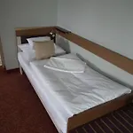 بيت شباب Szent Gellert Székesfehérvár
