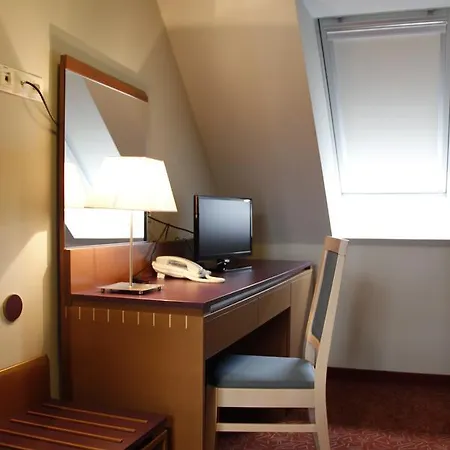 Szent Gellert Hostel *