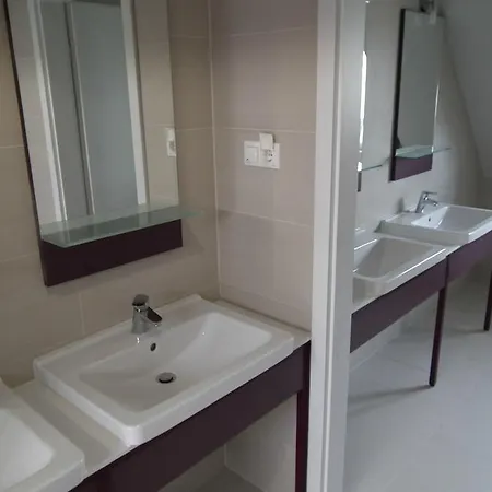 Szent Gellert بيت شباب Székesfehérvár