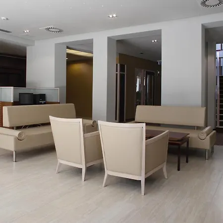 森特盖勒特旅舍 旅馆 *