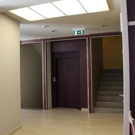Szent Gellert Hostel *