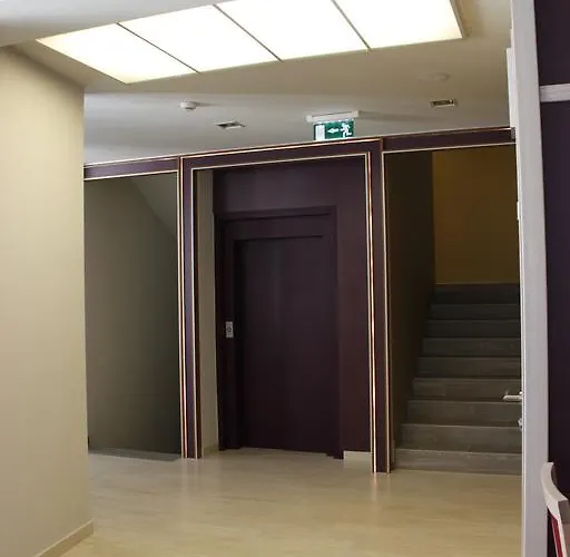 Szent Gellert Hostel *